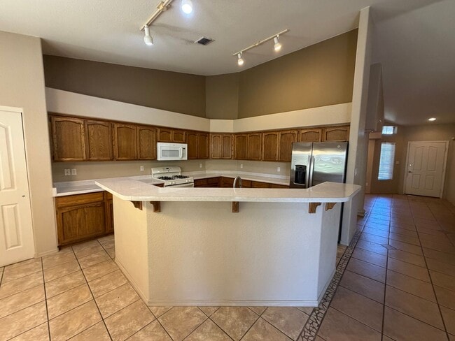 Building Photo - 3 BEDROOM HOME IN FALLS RANCH!