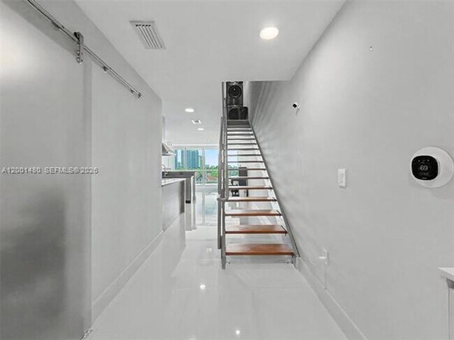 Building Photo - 2950 NE 188th St