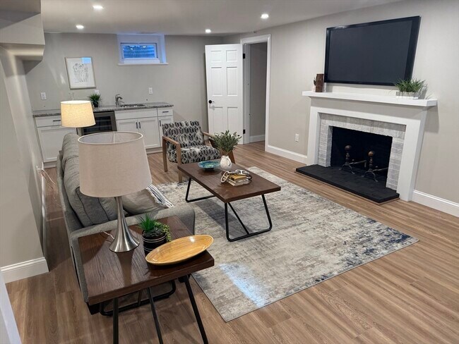 Building Photo - 16 Sears Rd