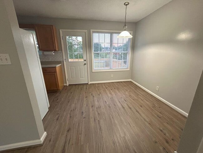 Building Photo - 402 Faulkner Dr