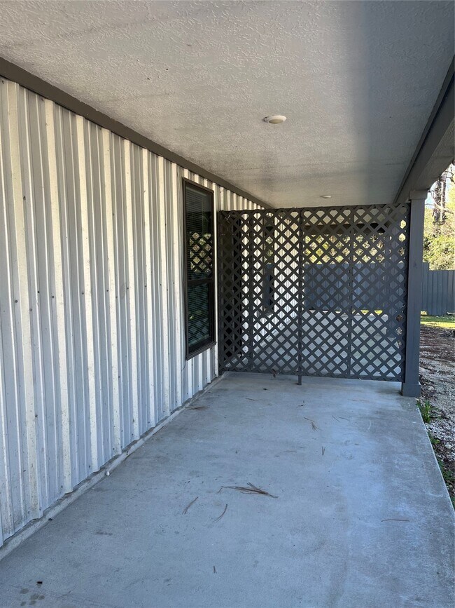 Building Photo - 18222 Bonnie Alice Dr