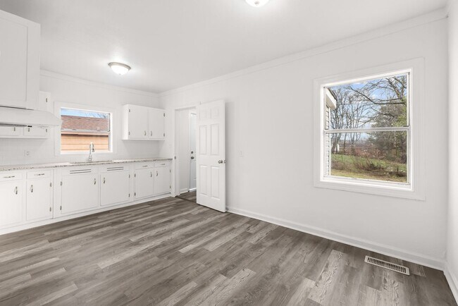 Building Photo - 829 51st St Ensley