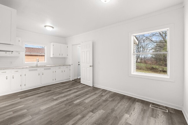 Building Photo - 829 51st St W