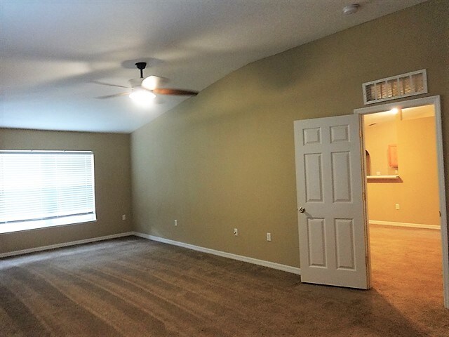 Building Photo - 97154 Yorkshire Dr