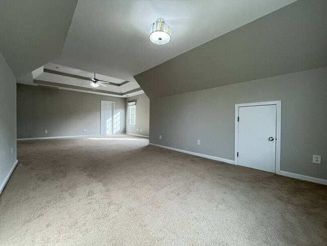 Building Photo - 2043 Covered Bridge Ct