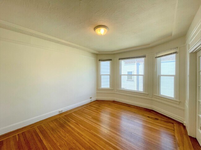 Building Photo - 4044-4050-4050 Geary Blvd