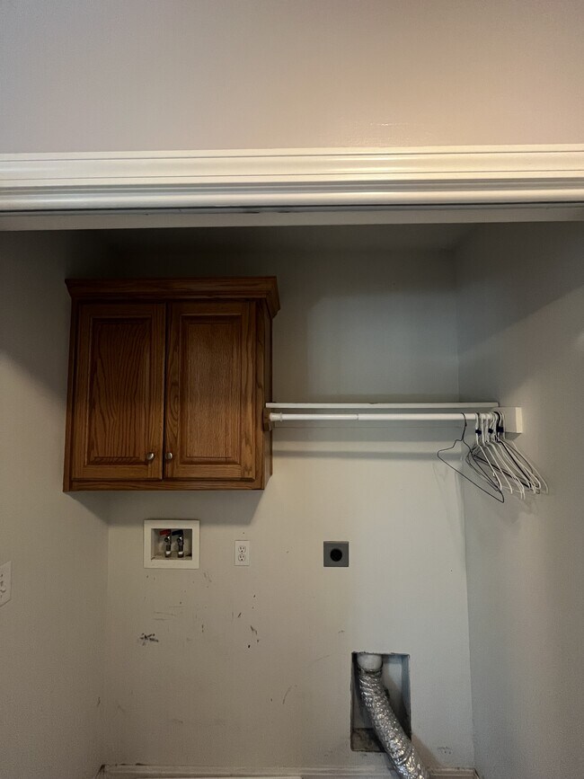 Building Photo - 723 Iron Horse Dr