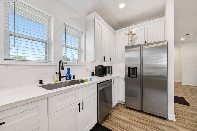Building Photo - 7610 Avenue G