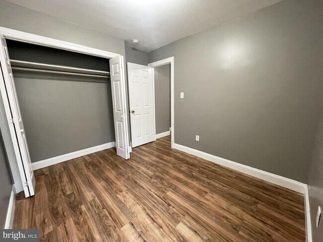 Building Photo - 1934 W Ontario St