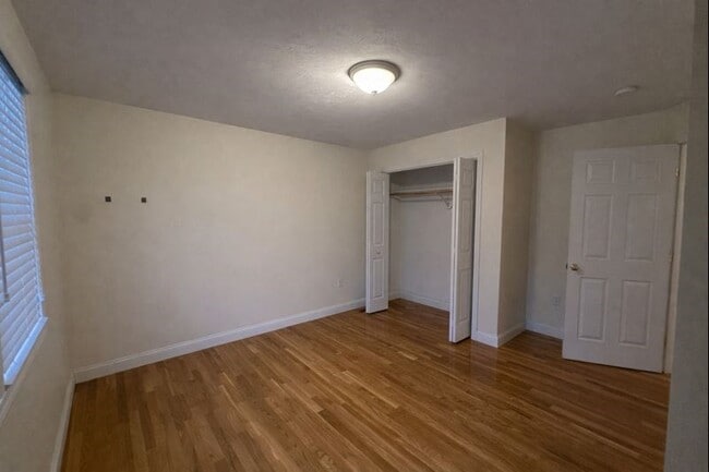 Building Photo - 22 Johns Ave