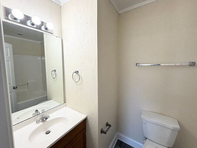 Building Photo - North Iredell - 2 BD/ 2 BA