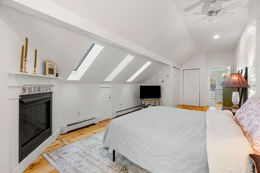 Building Photo - 4 Greenleaf St