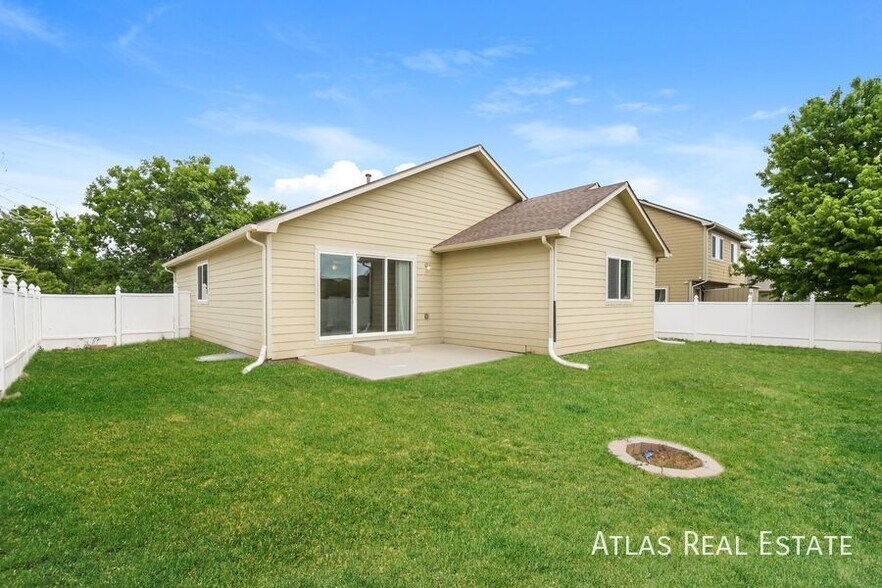 Building Photo - 5714 Sauvignon St