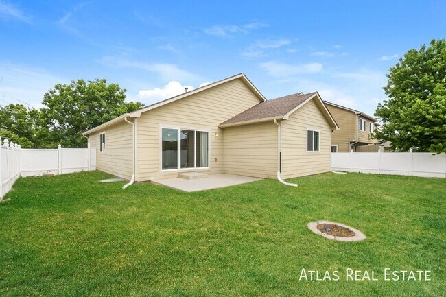 Building Photo - 5714 Sauvignon St