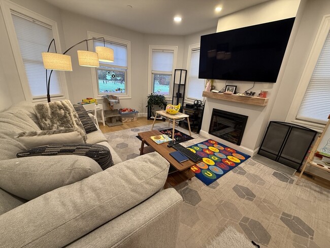 Building Photo - 34 Jamaica Rd