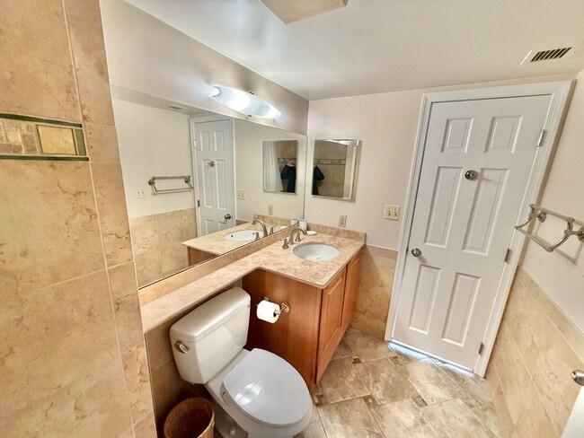 Building Photo - Penn Ave Prominent Neoclassical 1 Bed Condo, w/Balcony, Pool, Gym. - Furnished Option, Parking Op...