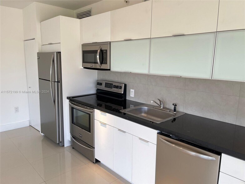 Building Photo - 7700 Tatum Waterway Dr