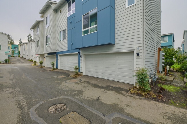 Building Photo - 14661 36th Ct NE