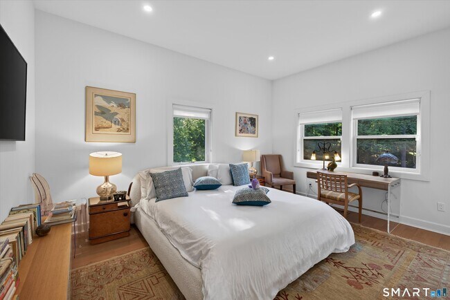 Building Photo - 6 Abbotts Ln