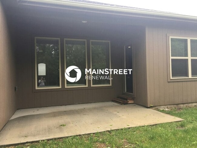 Building Photo - 4 Bedroom Pet-Friendly Home in Grain Valle...