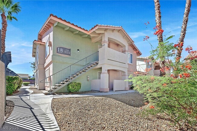 Building Photo - 350 S Durango Dr