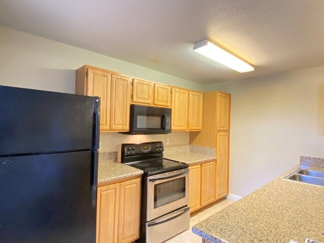 Building Photo - 5055 W Hacienda Ave