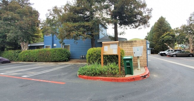 Building Photo - 2225 Exposition Dr