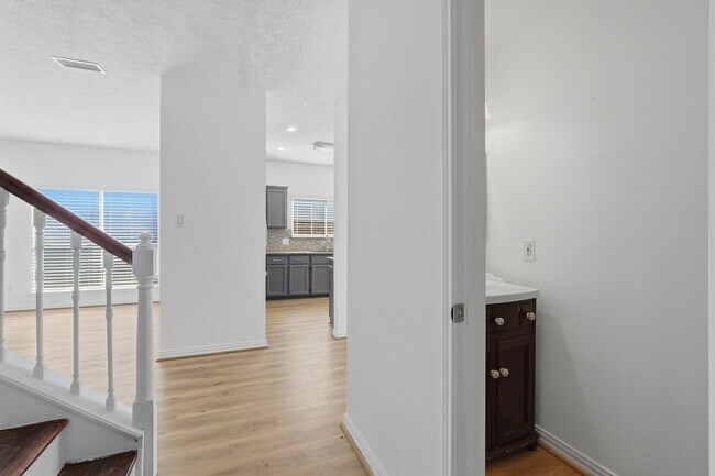 Building Photo - 2910 Cocona Ln