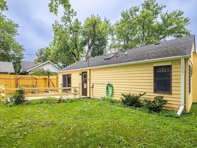 Building Photo - Rutledge Home