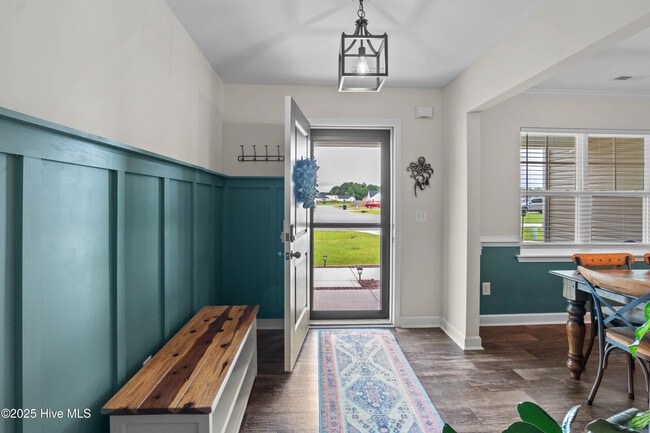 Building Photo - 410 Silverstone Pl