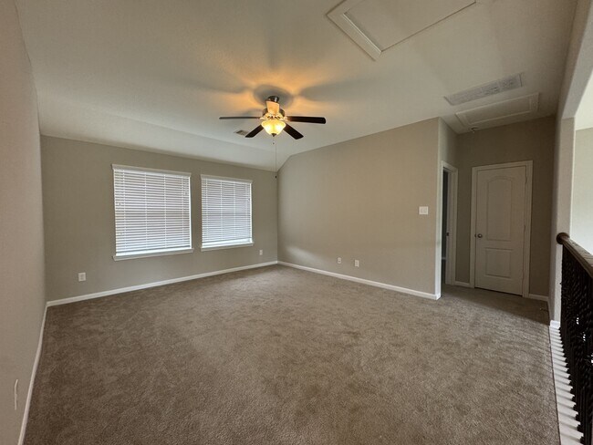 Building Photo - 197 Bloomhill Pl