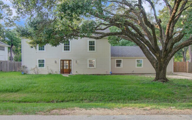 Primary Photo - 536 Robert E Lee Dr