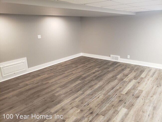 Building Photo - 4 br, 2 bath House - 5233 S. 49th Street