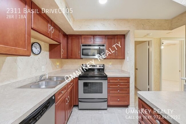 Building Photo - 2311 Basil Dr