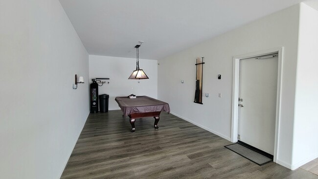 Building Photo - 7152 W Vineridge Dr