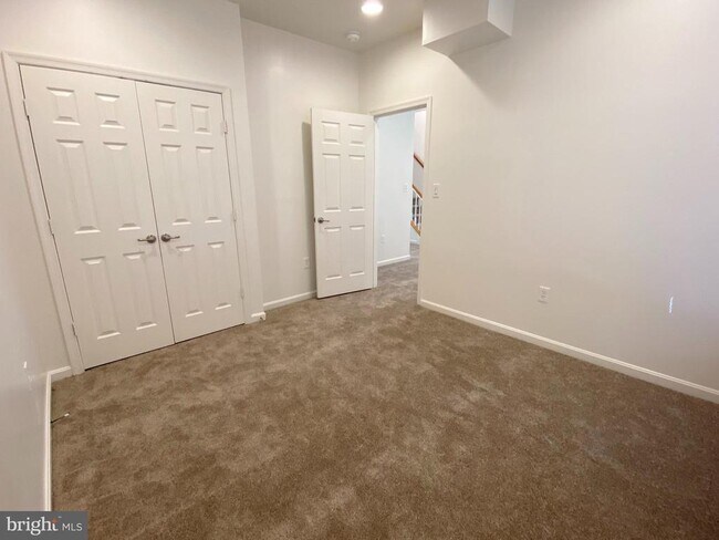 Building Photo - 5633 Sheals Ln