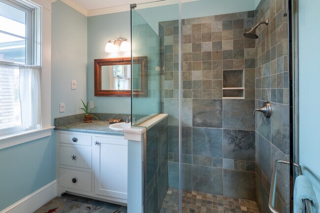 Building Photo - 378 Mill Rd