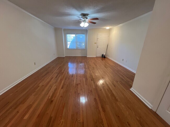 Building Photo - 2 Bed 2 Bath Condo