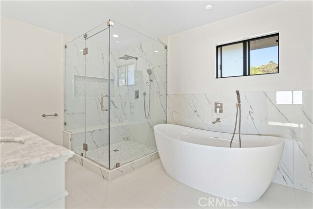 Building Photo - 30127 Vía Borica