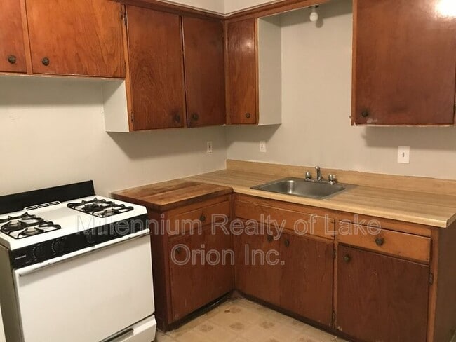 Building Photo - 105 Walnut St