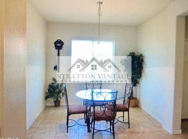 Building Photo - 24531 W Mobile Ln