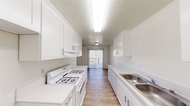 Building Photo - 13475 4th St