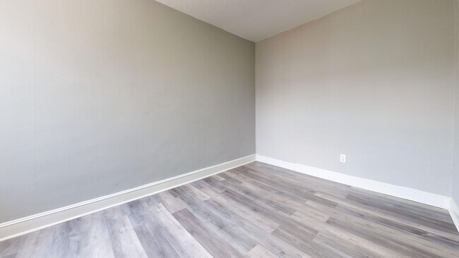 Building Photo - Nice 2Br house with or without voucher