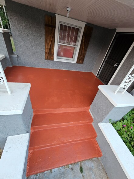 Building Photo - 1332 E Highland St