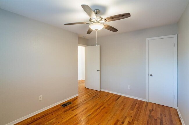 Building Photo - 606 Franklin Blvd