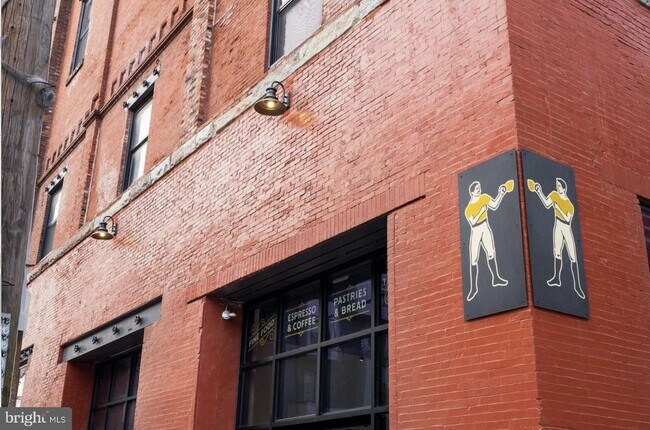 Building Photo - 1501 N 31st St