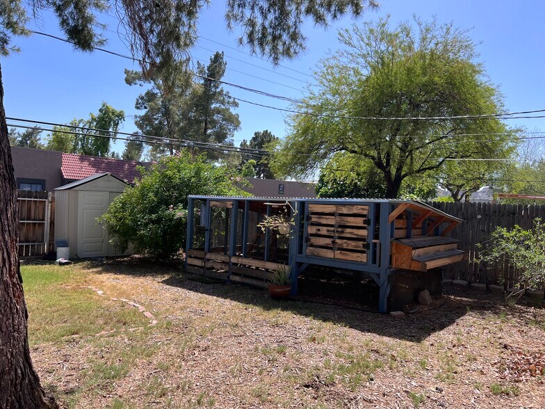 Building Photo - 3015 E Desert Cove Ave