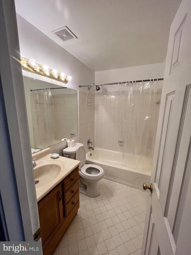 Building Photo - 9551 Duffer Way