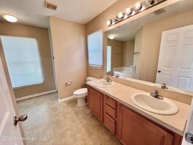 Building Photo - 441 Loxley Ct