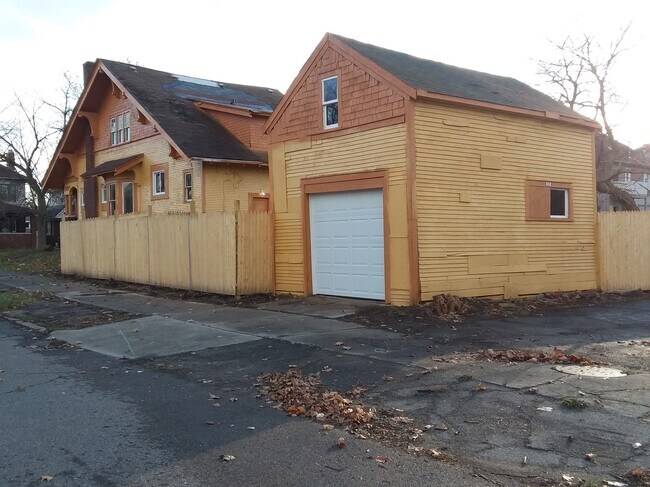 Building Photo - 182 Monterey St